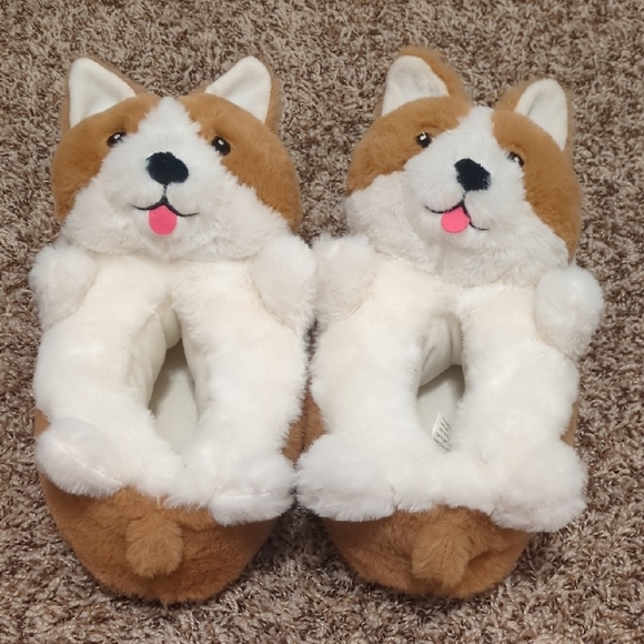 Feetmoji cute white brown tongue out corgi dog fuzzy house slippers - Picture 5 of 11